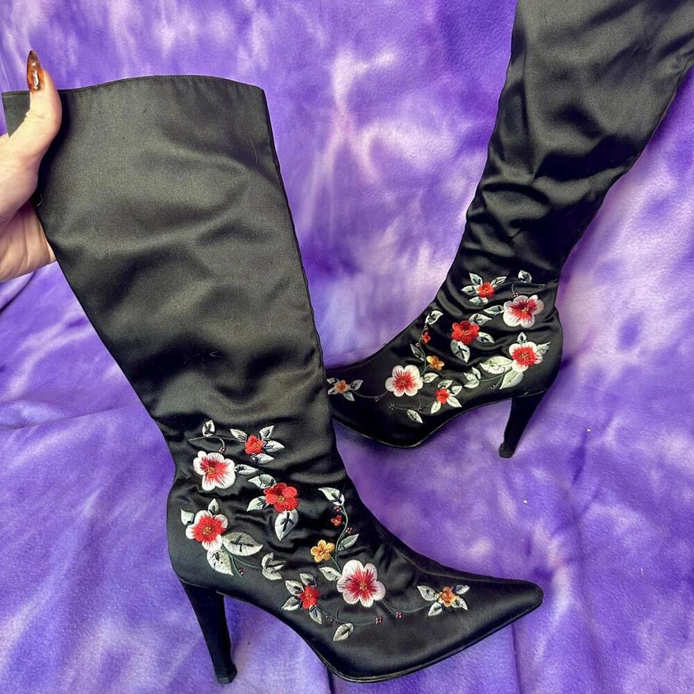 Vintage Newport news Black silky satin floral embroidery knee-high boots